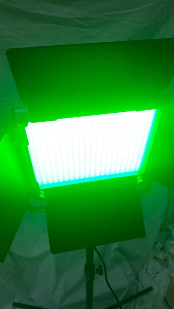 NEEWER 2 Pack RGB660 PRO LED Video Light Kit (Used)